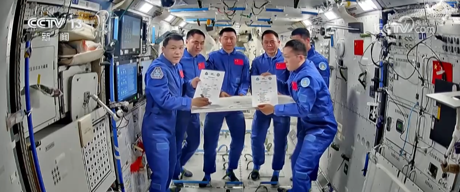 世界首创“太空炉子”内藏“大乾坤” 做蛋糕、烤肉排……太空大餐香喷喷