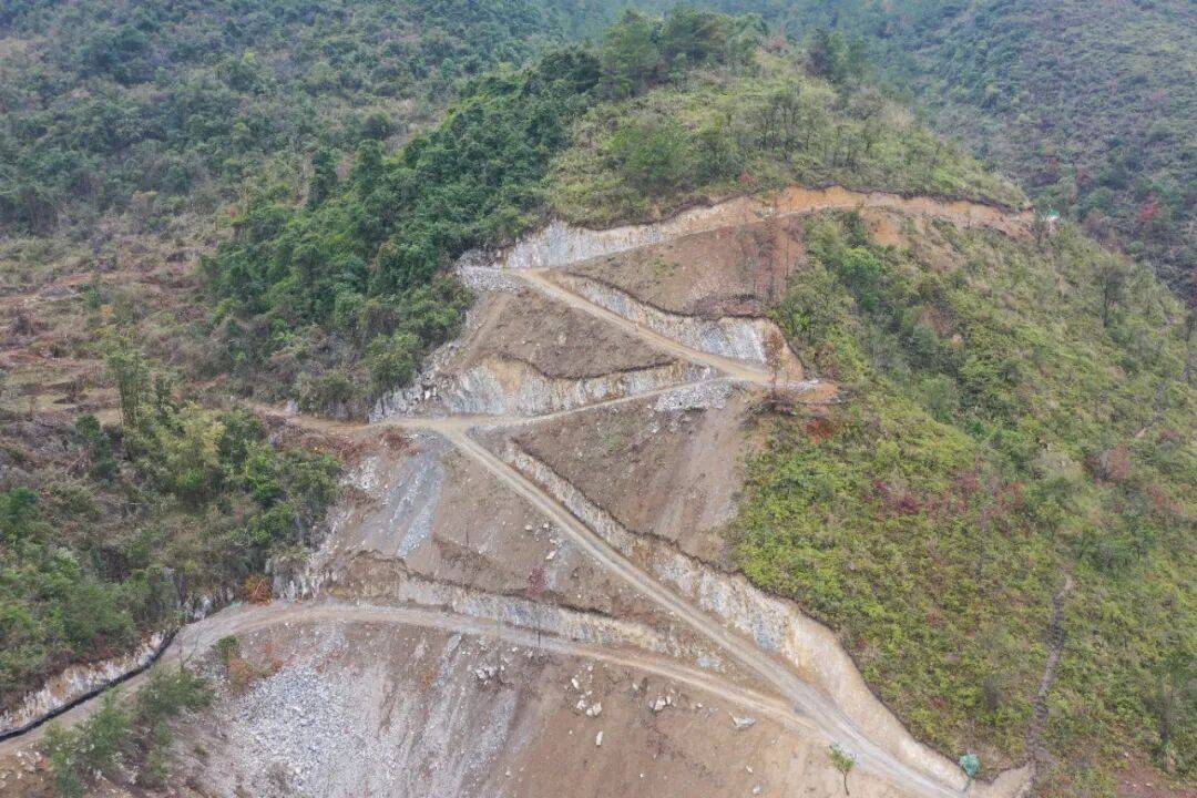 马山县东部四乡镇集中连片供水工程(二期)项目总进度过半里当瑶